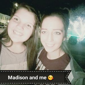 Meet your Posher, Lauren